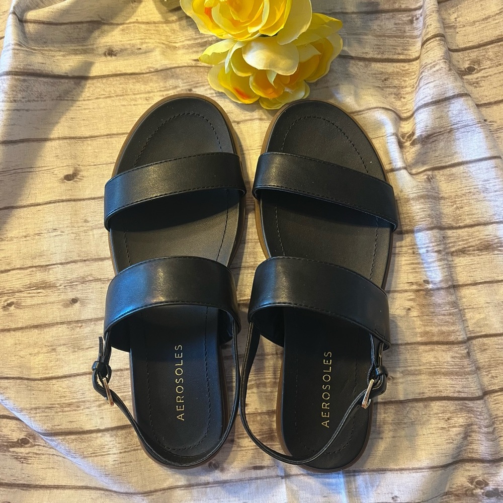 👠Aerosoles Like New Black with Tan Soles Sandals Size 7 M